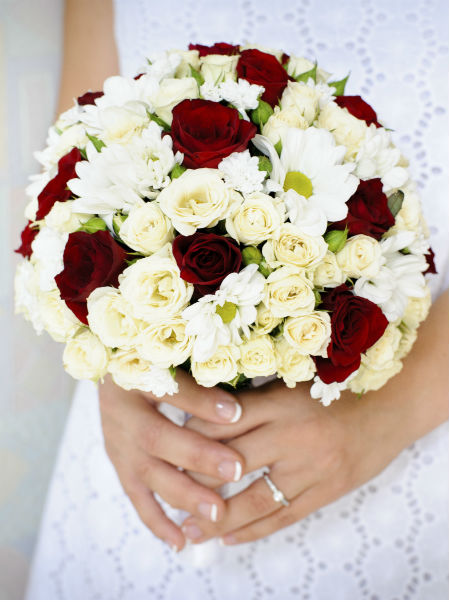 Bouquet-mariee-rouge-et-blanc.jpg