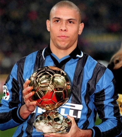 2002-Ronaldo_resize_diapo_h.jpg