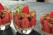 Crumble aux fraises Ciflorette Label Rouge par Michel Dussau