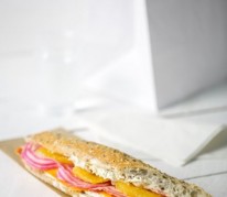 sandwich-vegetarien-au-fromage-frais