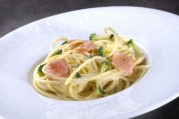 spaghettis-cremees-au-saumon-frais-et-brocolis