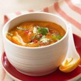 Soupe chaude de carottes et cranberry à la coriandre
