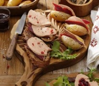 pommes-de-terre-en-robe-des-champs-au-magret-seche-et-foie-gras