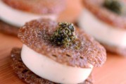 mignardises-de-sarrasin-creme-et-caviar